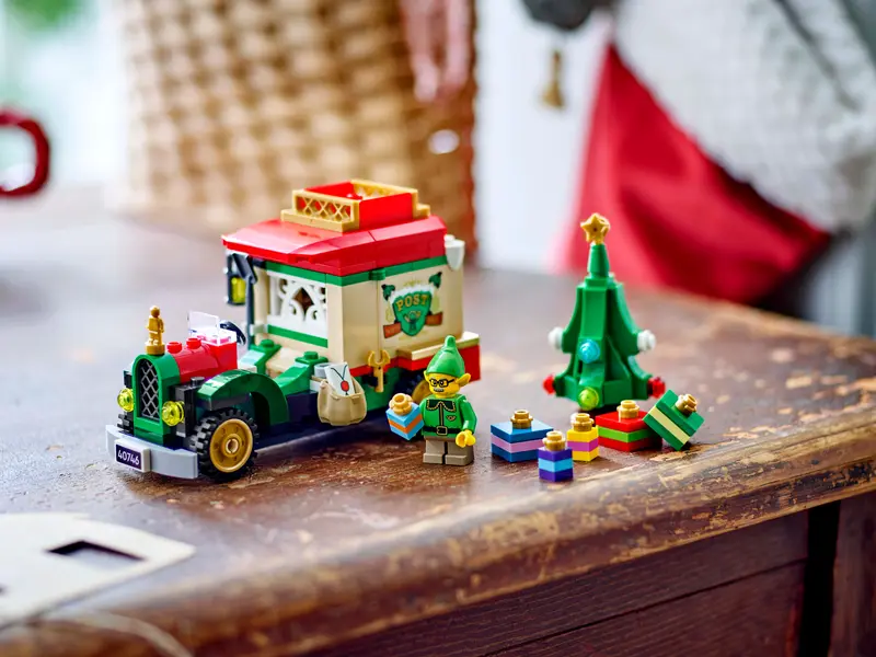 40746 Santa's Delivery Truck